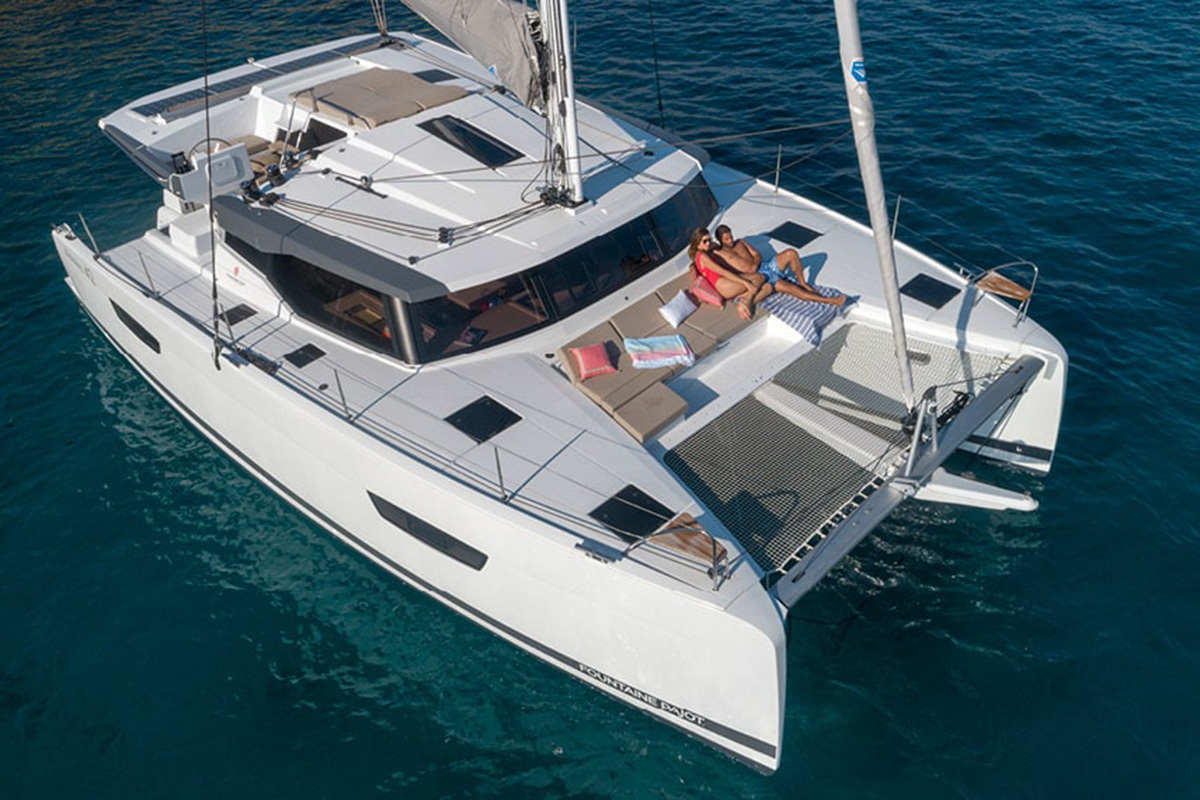 Catamarán EN CHARTER, de la marca Fountaine Pajot modelo Astrea 42 Quatuor y del año 2024, disponible en Marina Port de Mallorca Palma Mallorca España